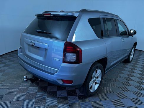 Used 2014 Jeep Compass Latitude w/ Sun/Sound Group AWD/4WD image 5