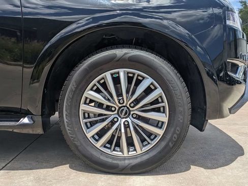 Used 2024 Nissan Armada SL w/ Captain's Chairs Package AWD/4WD image 12
