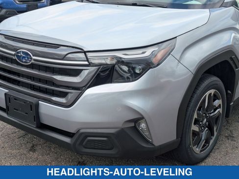 Used 2025 Subaru Forester Premium AWD/4WD image 10