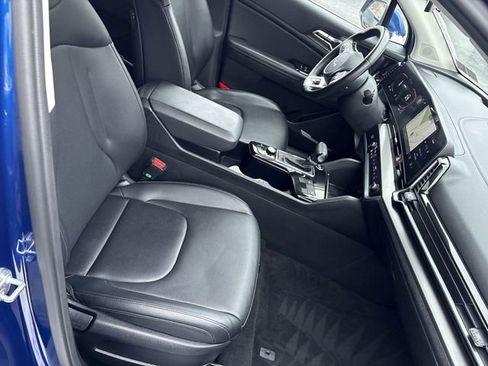 Used 2023 Kia Sportage EX image 29