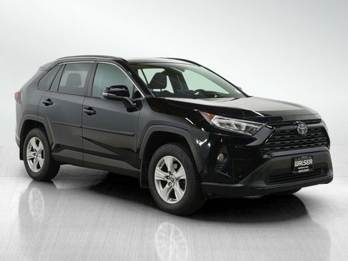 Used 2019 Toyota RAV4 XLE w/ Convenience Package image 7