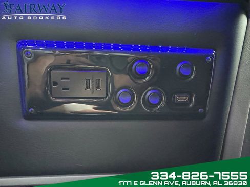 Used 2018 Chevrolet Express 2500 image 28