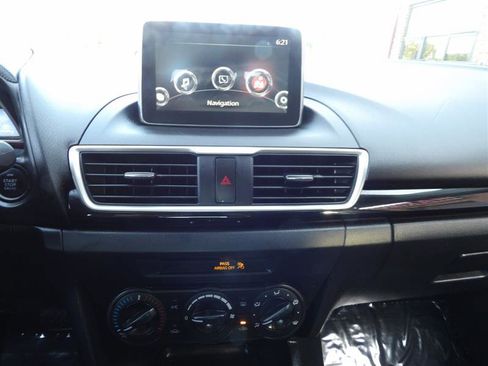Used 2015 MAZDA MAZDA3 i Sport FWD image 19