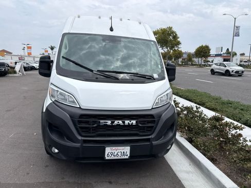 Used 2025 RAM ProMaster 2500 w/ Convenience Group FWD image 4