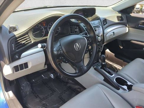 Used 2017 Acura ILX w/ AcuraWatch Plus Package FWD image 11