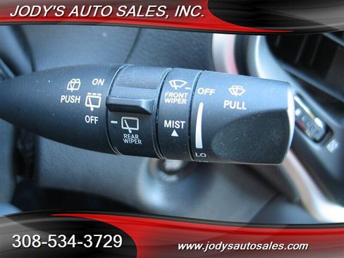 Used 2018 Jeep Cherokee Trailhawk image 9