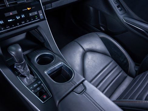 Used 2019 Toyota Avalon Touring image 27