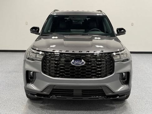 New 2026 Ford Explorer ST-Line w/ ST-Line Street Pack RWD image 4