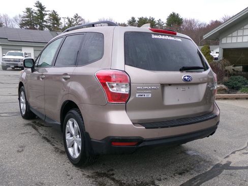 Used 2016 Subaru Forester 2.5i Premium w/ All-Weather Package AWD/4WD image 4