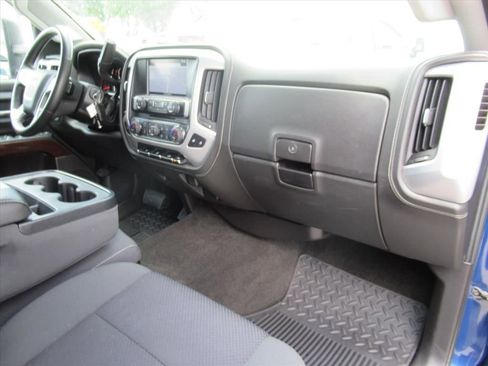 Used 2016 GMC Sierra 2500 SLE w/ SLE Preferred Package AWD/4WD image 11