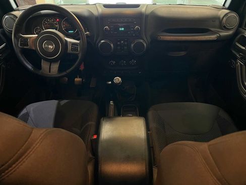 Used 2017 Jeep Wrangler Unlimited Sport image 10