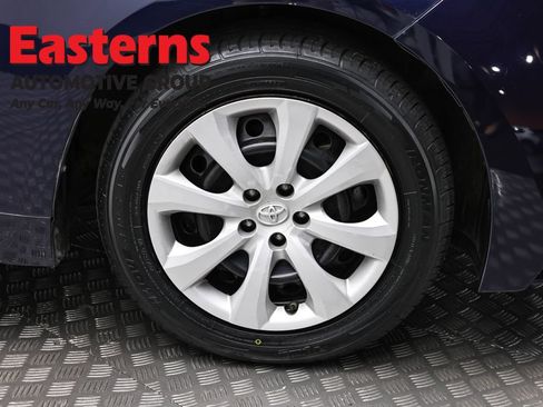 Used 2021 Toyota Corolla LE FWD image 30