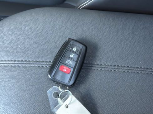 Used 2025 Toyota RAV4 XLE Premium AWD/4WD image 25