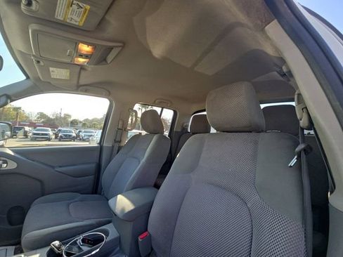 Used 2016 Nissan Frontier SV image 13