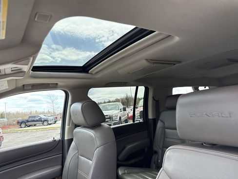 Used 2017 GMC Yukon XL Denali w/ Open Road Package AWD/4WD image 18