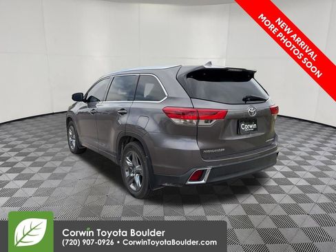 Used 2019 Toyota Highlander Limited Platinum AWD/4WD image 5