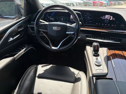 Used 2022 Cadillac Escalade ESV Premium Luxury AWD/4WD image 32