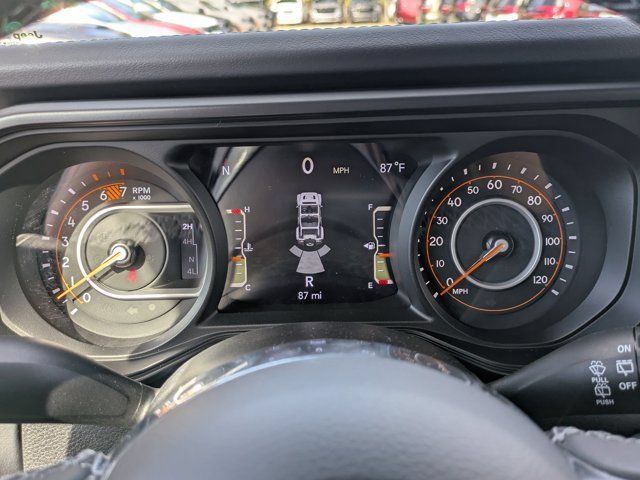 New 2025 Jeep Wrangler Unlimited Sahara AWD/4WD image 24