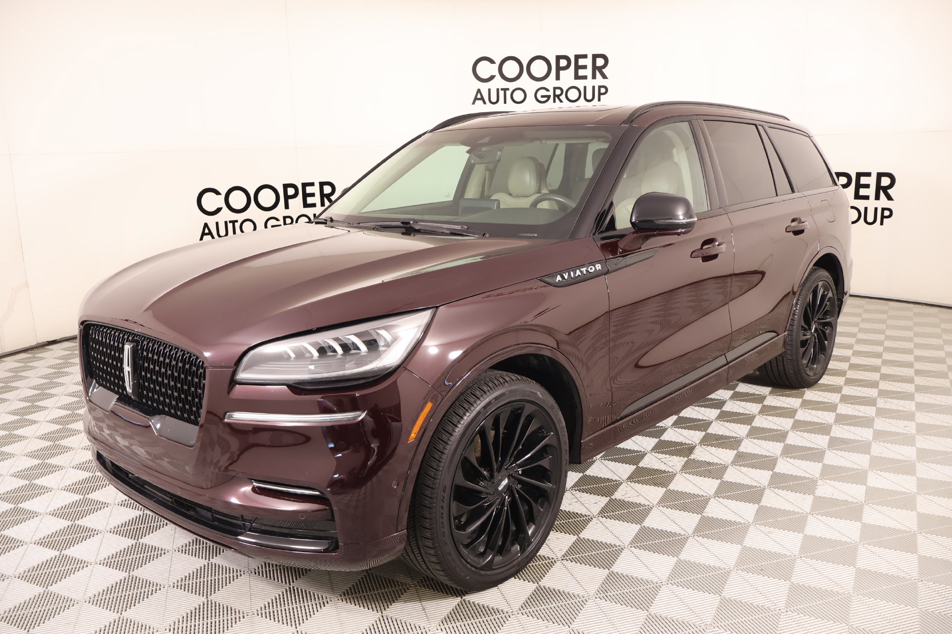 Certified 2024 Lincoln Aviator Reserve w/ Equipment Group 201A AWD/4WD image 11