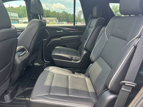 Used 2021 Cadillac Escalade Premium Luxury AWD/4WD image 21