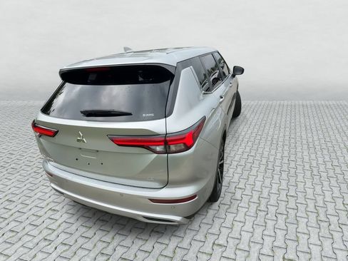 Used 2024 Mitsubishi Outlander SE AWD/4WD image 8