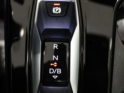 Used 2025 Audi Q6 e-tron Premium Plus w/ Premium Plus image 16