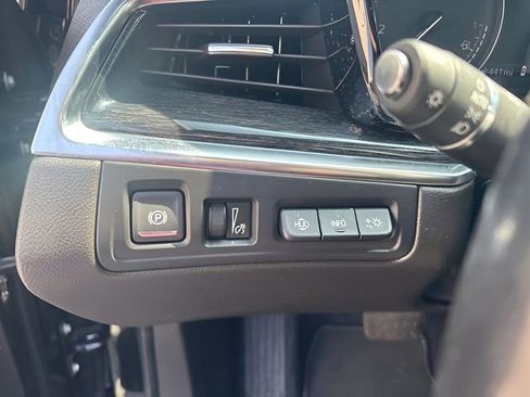 Used 2022 Cadillac XT5 Premium Luxury w/ Technology Package AWD/4WD image 19