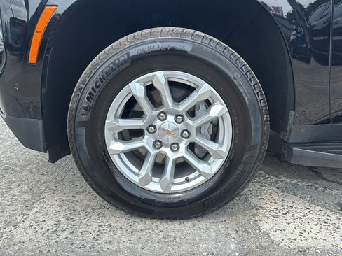 Used 2026 Chevrolet Suburban LT AWD/4WD image 42