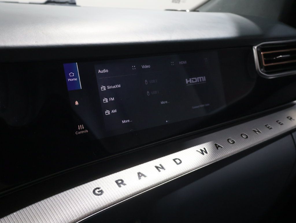 Used 2022 Jeep Grand Wagoneer Series III AWD/4WD image 35