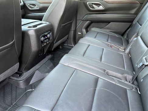 Used 2021 Chevrolet Tahoe Z71 w/ Rear Media and Nav Package image 12