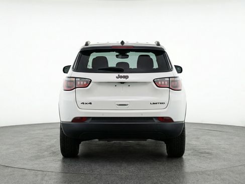 Used 2025 Jeep Compass Trailhawk image 7