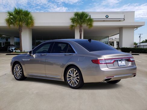 Used 2020 Lincoln Continental w/ Premium Package FWD image 4