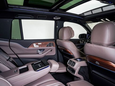 Used 2026 Mercedes-Benz Maybach GLS 600 4MATIC image 19