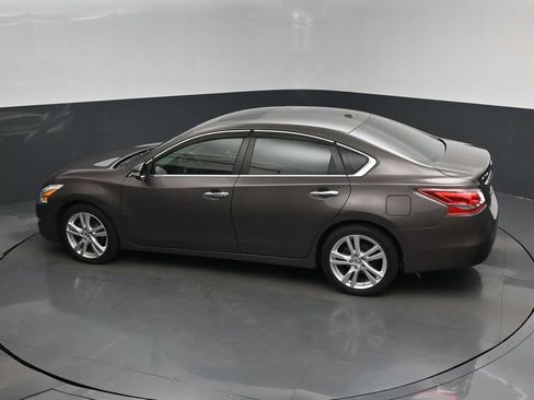 Used 2013 Nissan Altima 3.5 SL FWD image 14