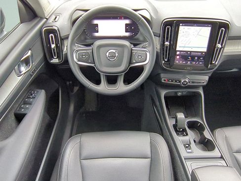 Certified 2024 Volvo XC40 B5 Core AWD/4WD image 13
