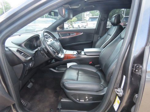Used 2020 Lincoln Nautilus Reserve w/ Equipment Group 201A FWD image 24