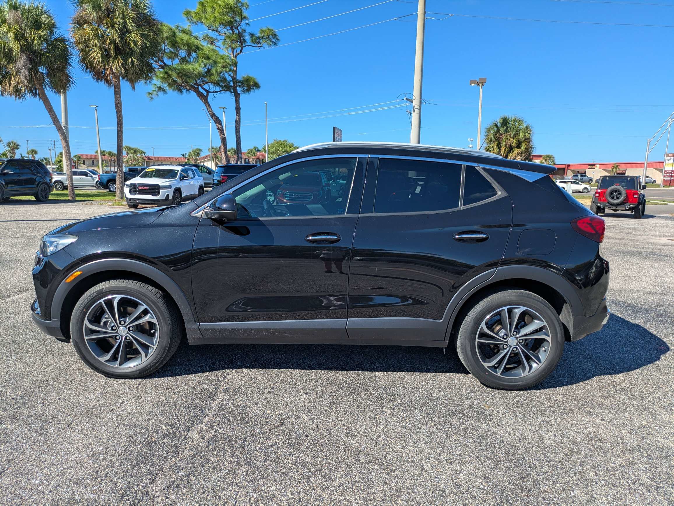 Used 2023 Buick Encore GX Essence w/ Advanced Technology Package FWD image 7