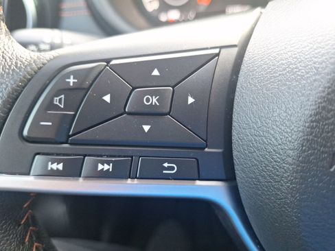 Used 2022 Nissan Kicks SR image 22