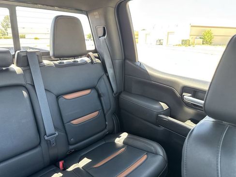 Certified 2019 GMC Sierra 1500 AT4 w/ AT4 Premium Package AWD/4WD image 8