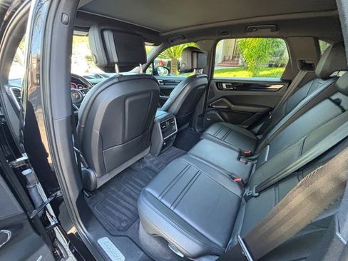 Used 2019 Porsche Cayenne E-Hybrid AWD/4WD image 35