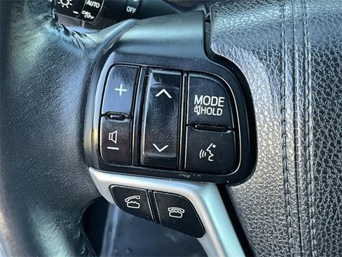 Used 2015 Toyota Highlander XLE image 14