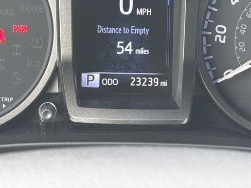 Used 2022 Toyota Tacoma TRD Off-Road w/ Technology Package RWD image 21