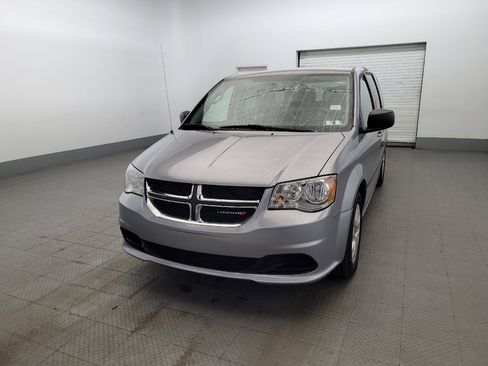 Used 2018 Dodge Grand Caravan SE w/ UConnect Hands-Free Group FWD image 15