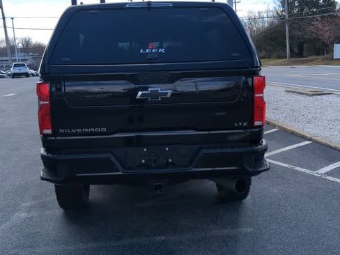 Used 2025 Chevrolet Silverado 2500 LTZ w/ Z71 Chrome Sport Edition image 5