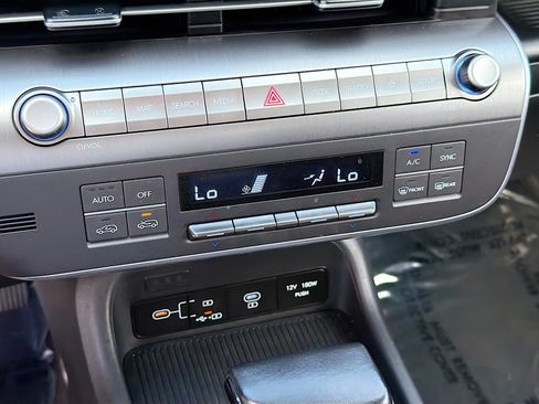 Used 2025 Hyundai Kona SEL FWD image 31