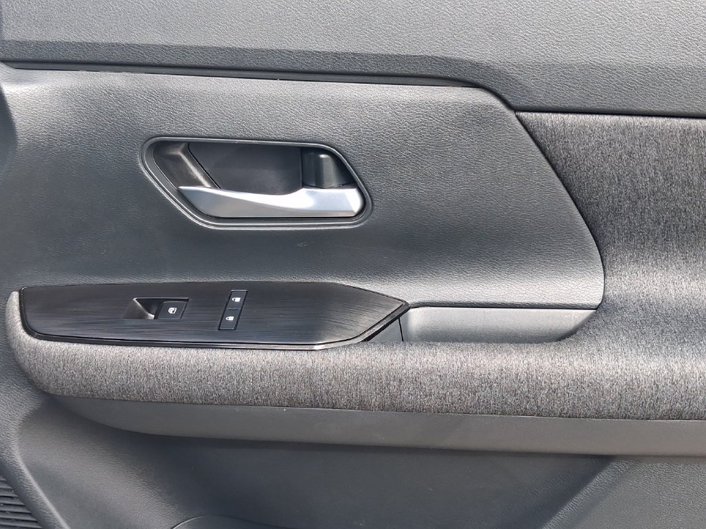 Certified 2025 Nissan Kicks SV FWD image 12