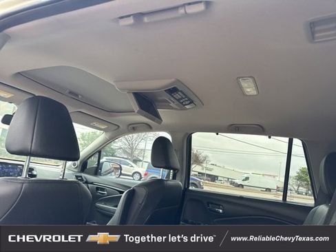Used 2018 Honda Pilot Touring image 11