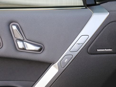 Used 2025 BMW iX xDrive50 w/ Premium Package image 17