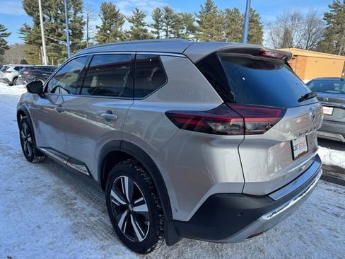 Used 2021 Nissan Rogue Platinum image 5