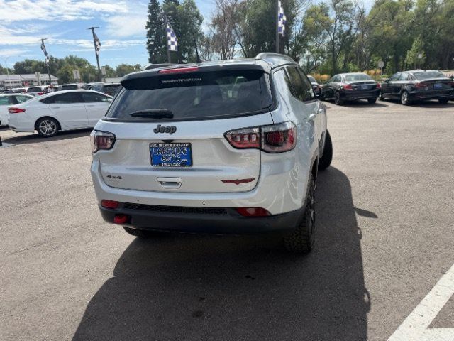 Used 2025 Jeep Compass Trailhawk AWD/4WD image 12